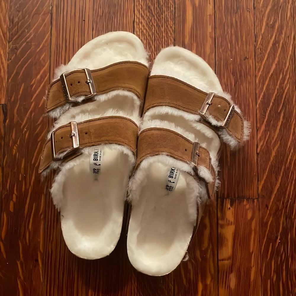 Birkenstock with plush Sherpa lining Size 39. New.